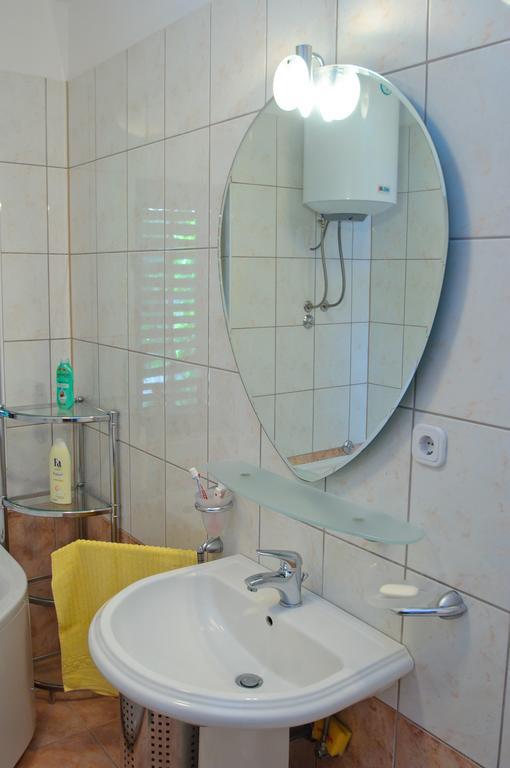 Hella Apartments Τρογκίρ Δωμάτιο φωτογραφία