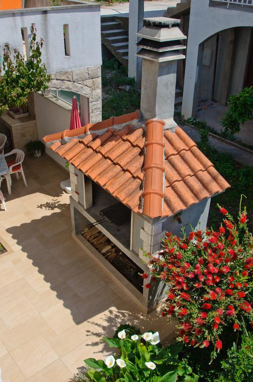 Hella Apartments Τρογκίρ Δωμάτιο φωτογραφία