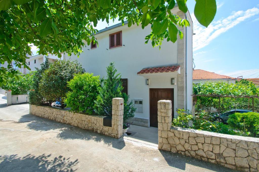 Hella Apartments Τρογκίρ Εξωτερικό φωτογραφία