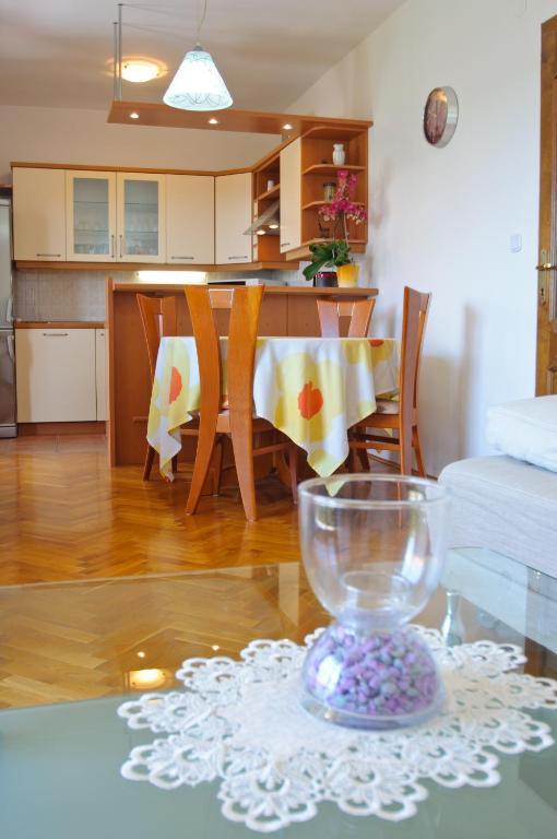 Hella Apartments Τρογκίρ Εξωτερικό φωτογραφία