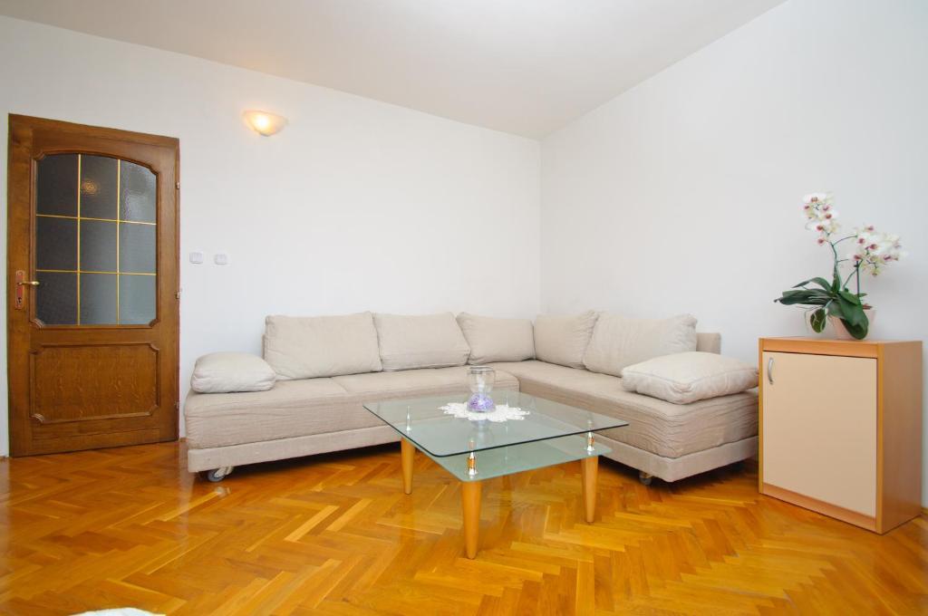 Hella Apartments Τρογκίρ Εξωτερικό φωτογραφία