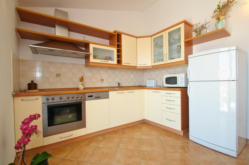 Hella Apartments Τρογκίρ Εξωτερικό φωτογραφία